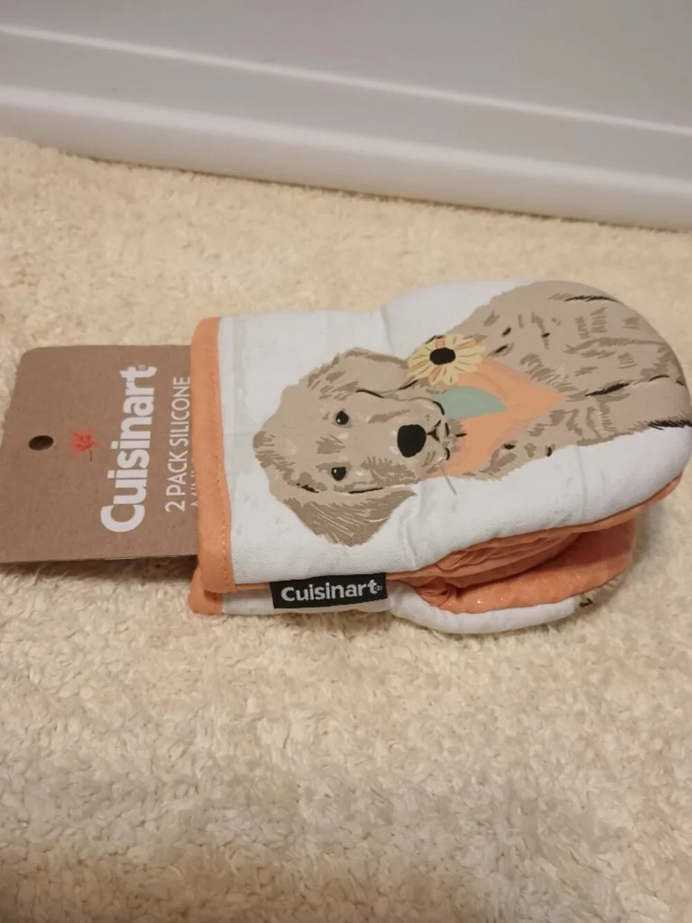 HTF & NWT~Cuisinart 2-Pack Silicone Mini Oven Mitts with Golden Retriever Design